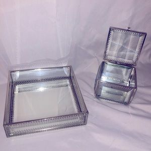 Jewelry organizer/holder